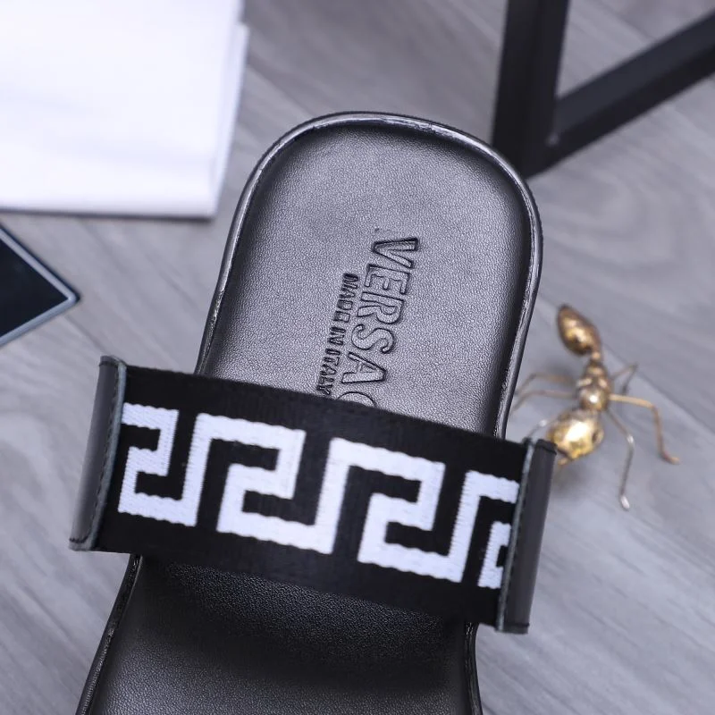 Comfortable Versace Slippers 37228