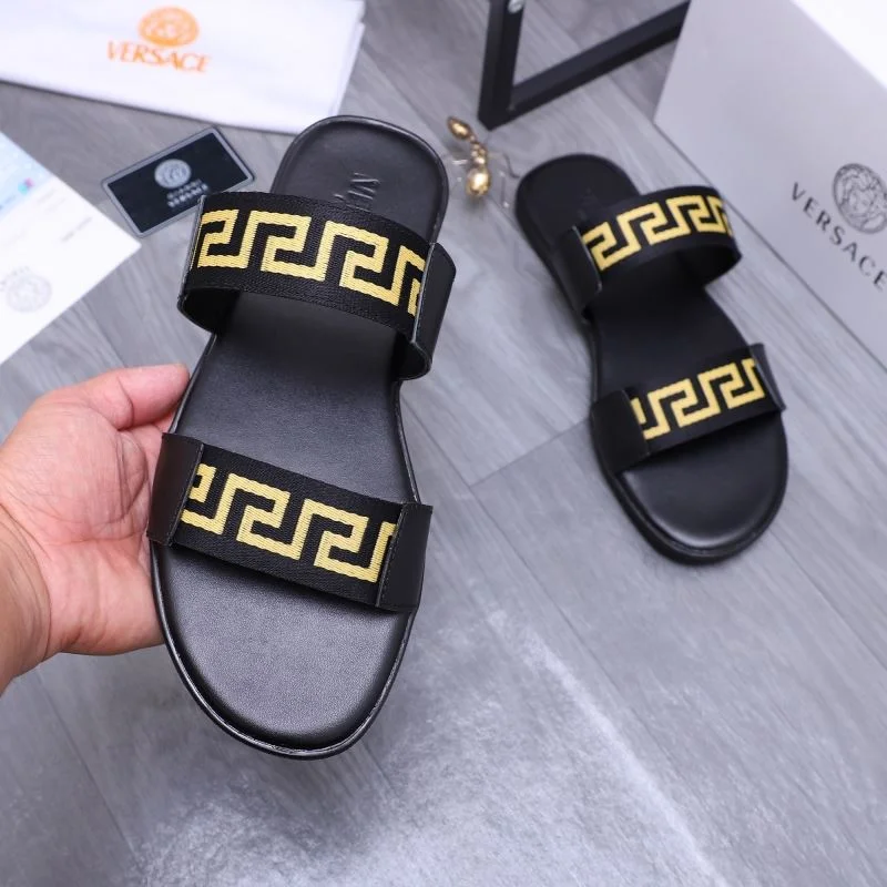Versace Slippers Packable 37226