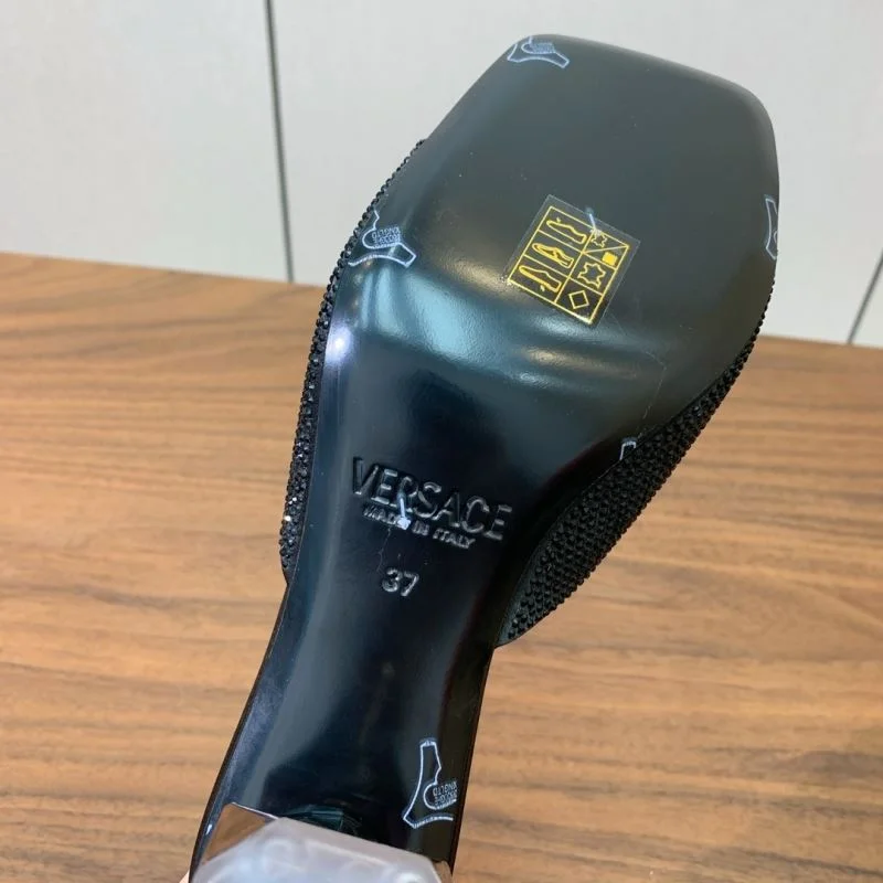 Bold Versace Slippers 37425