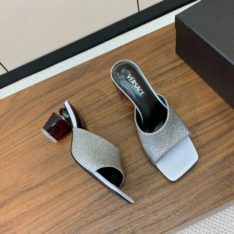 Minimalist Versace Slippers 37411