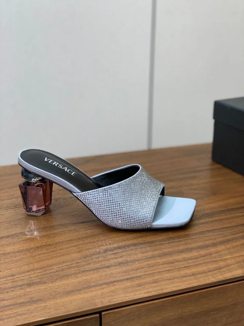Minimalist Versace Slippers 37411