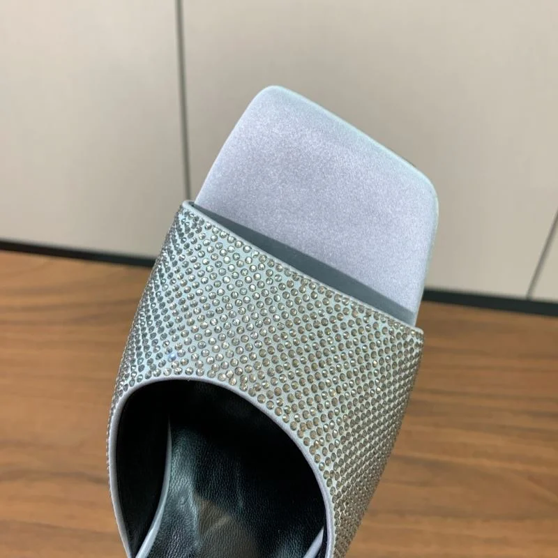 Minimalist Versace Slippers 37411
