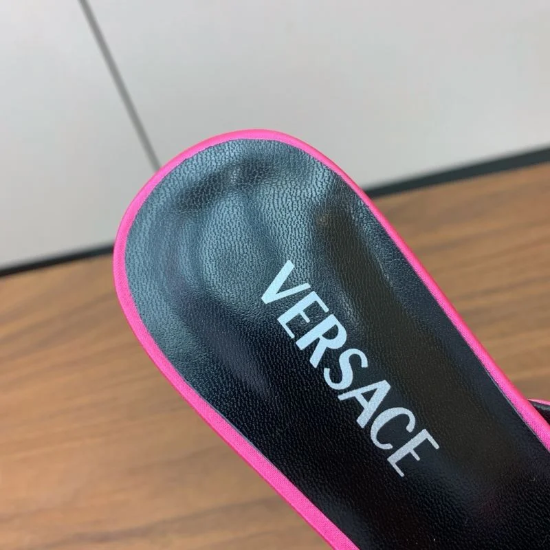 Versace Slippers Youthful 37429