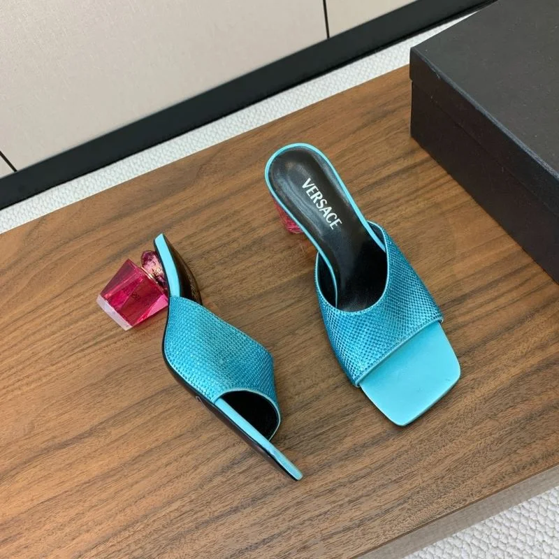 Versace Slippers Fashionable 37409