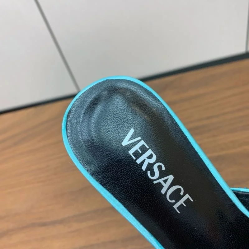 Versace Slippers Fashionable 37409