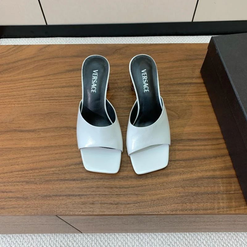 Versace Slippers Unique 37427