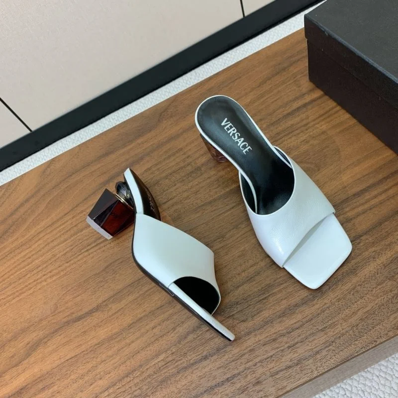 Versace Slippers Unique 37427