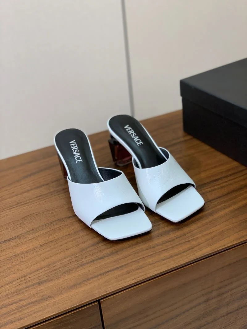 Versace Slippers Unique 37427