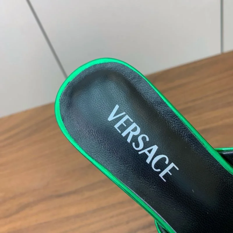 WellDesigned Versace Slippers 37410