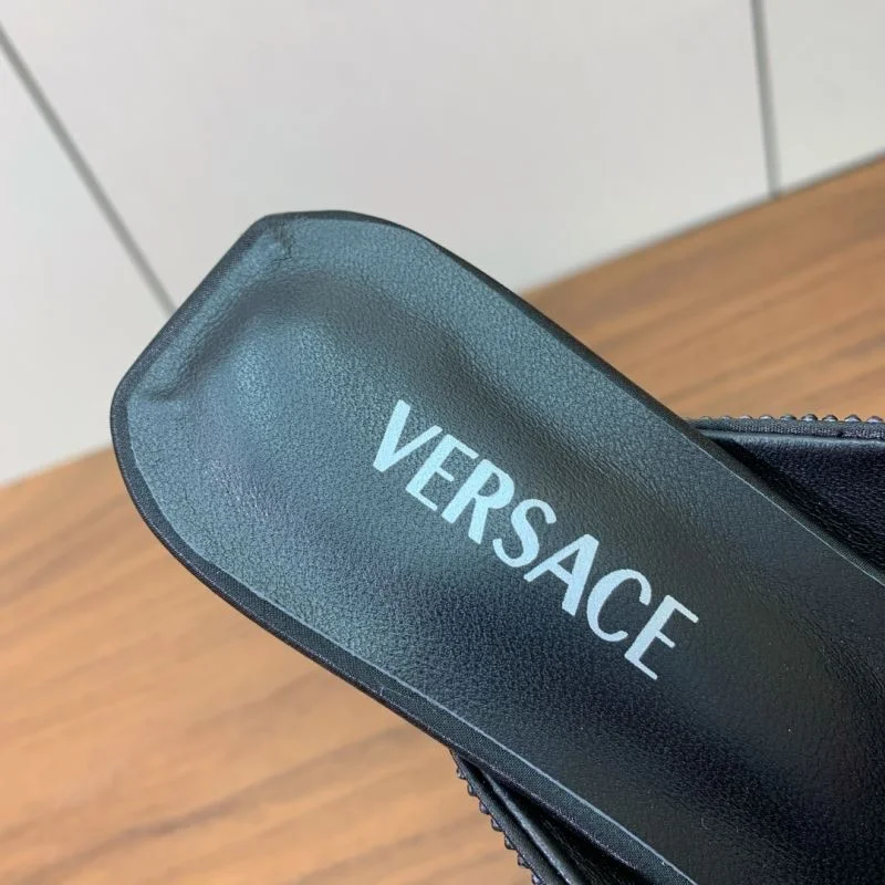 Affordable Versace Slippers 37402