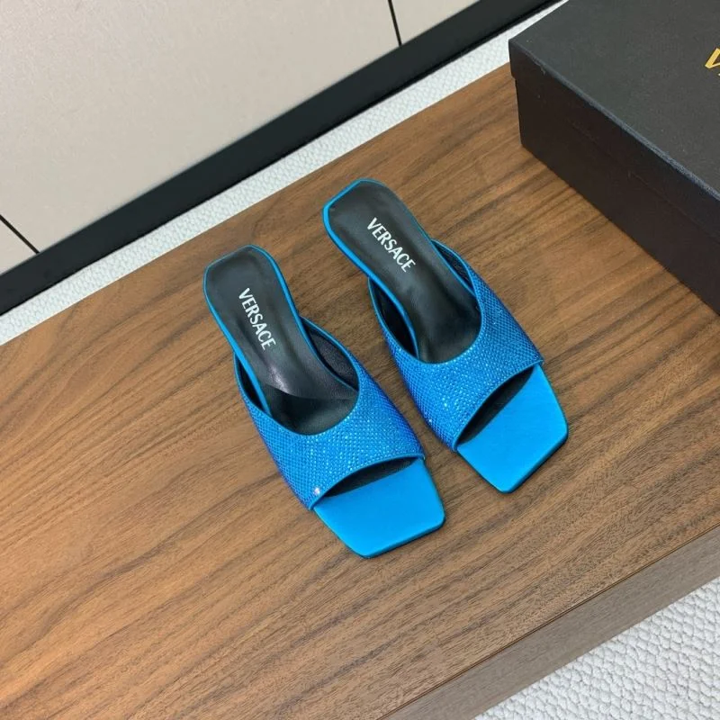 Efficient Versace Slippers 37397