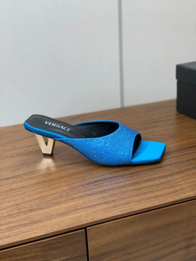 Efficient Versace Slippers 37397