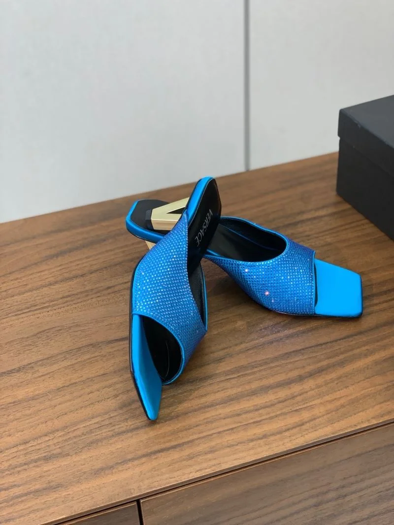 Efficient Versace Slippers 37397