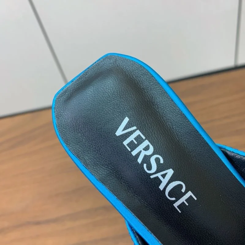 Efficient Versace Slippers 37397