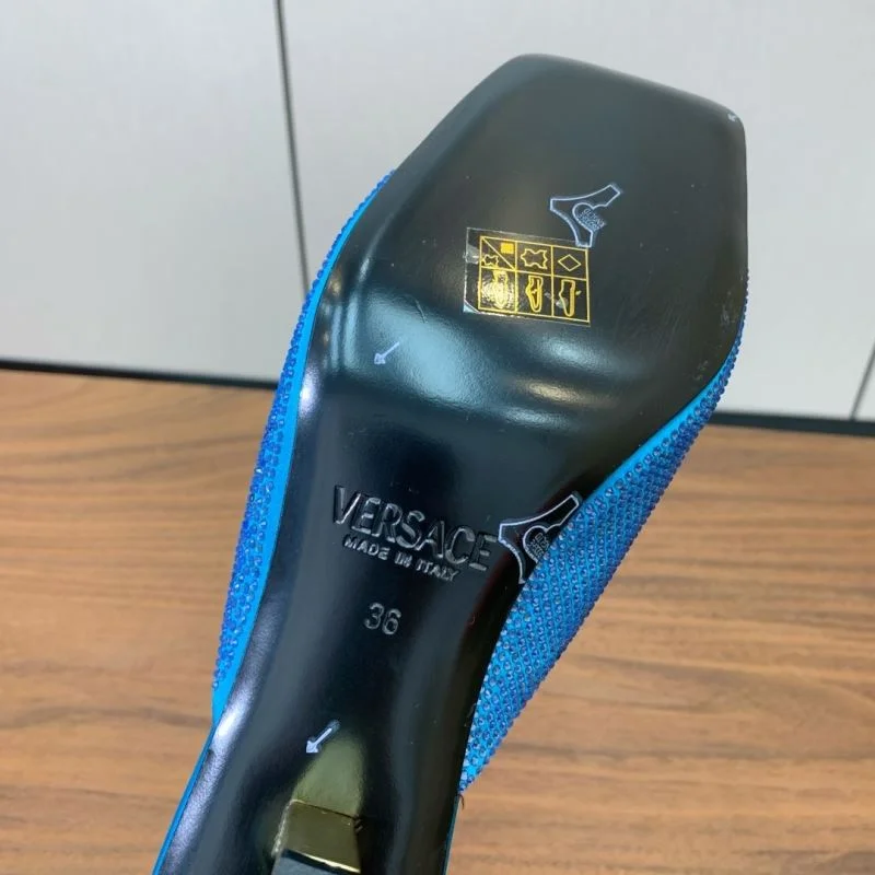 Efficient Versace Slippers 37397