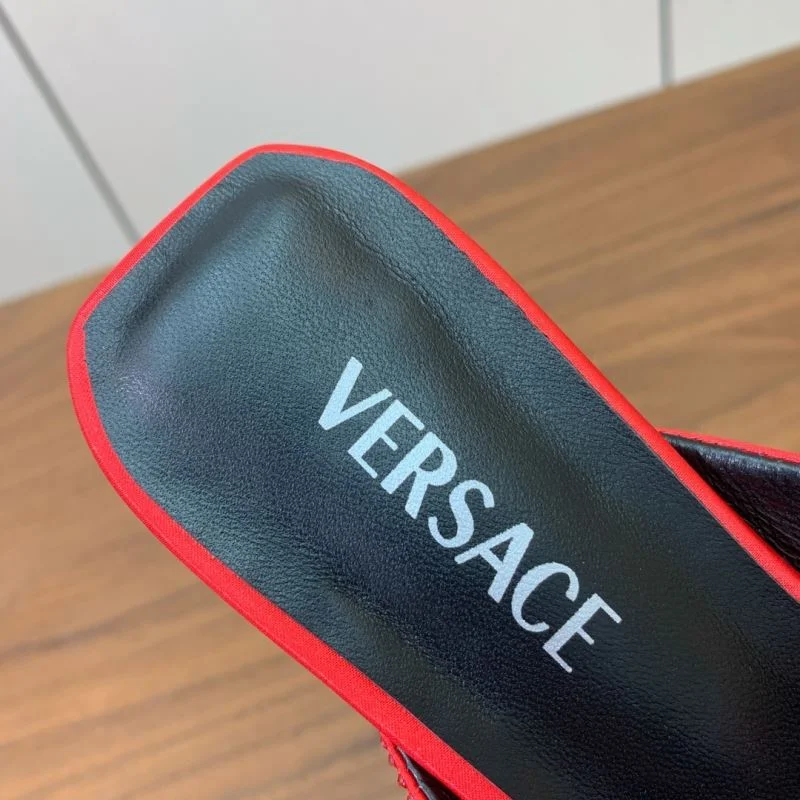 Versace Slippers UrbanChic 37423