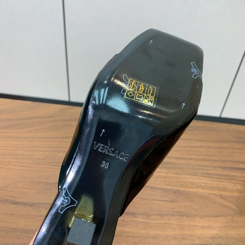 Casual Versace Slippers 37421