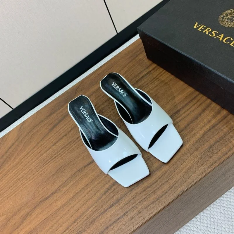 Versace Slippers Youthful 37419