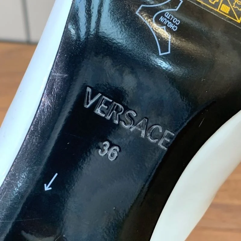 Versace Slippers Youthful 37419