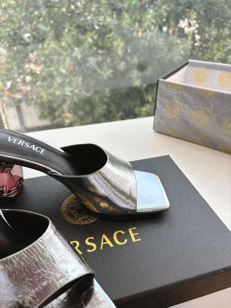Versace Slippers Supportive 37378