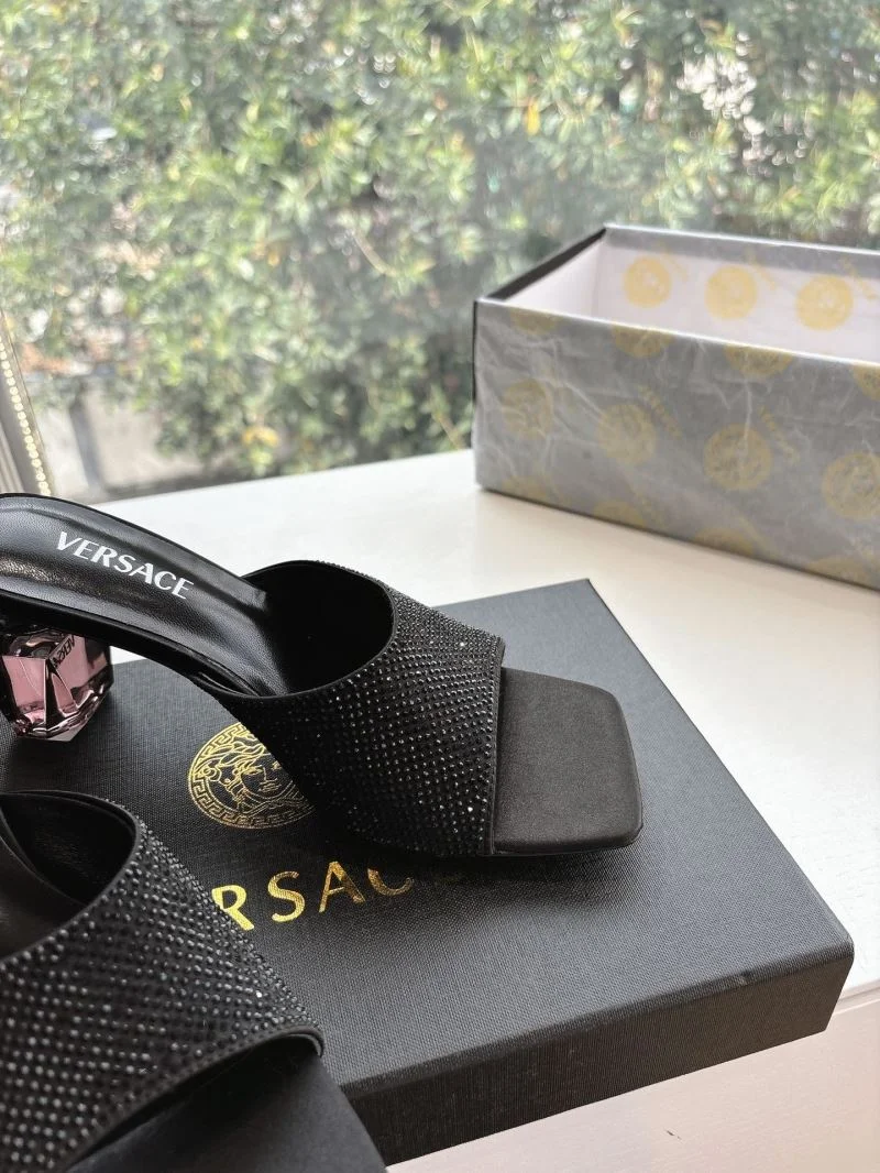 BestValue Versace Slippers 37363