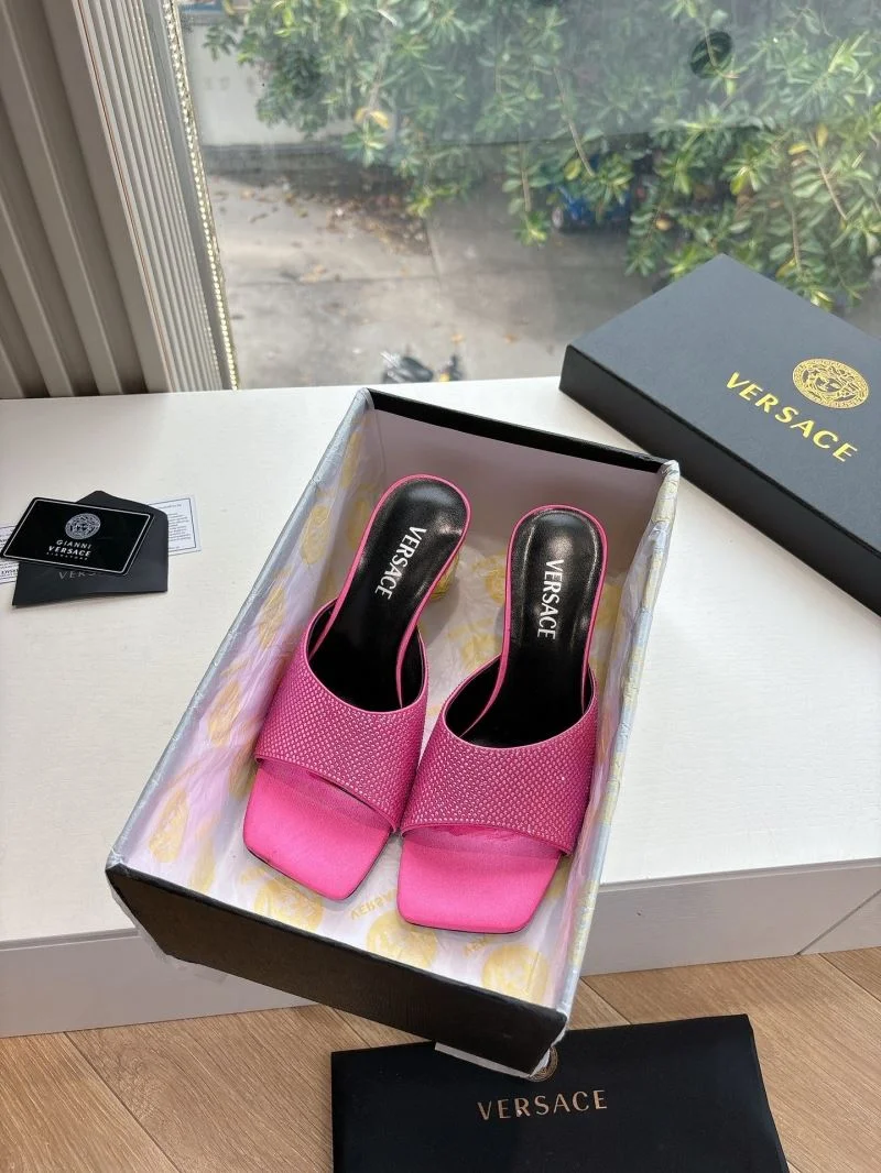 Fashionable Versace Slippers 37376