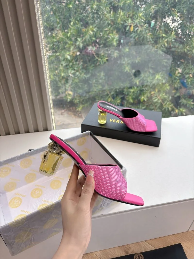 Fashionable Versace Slippers 37376