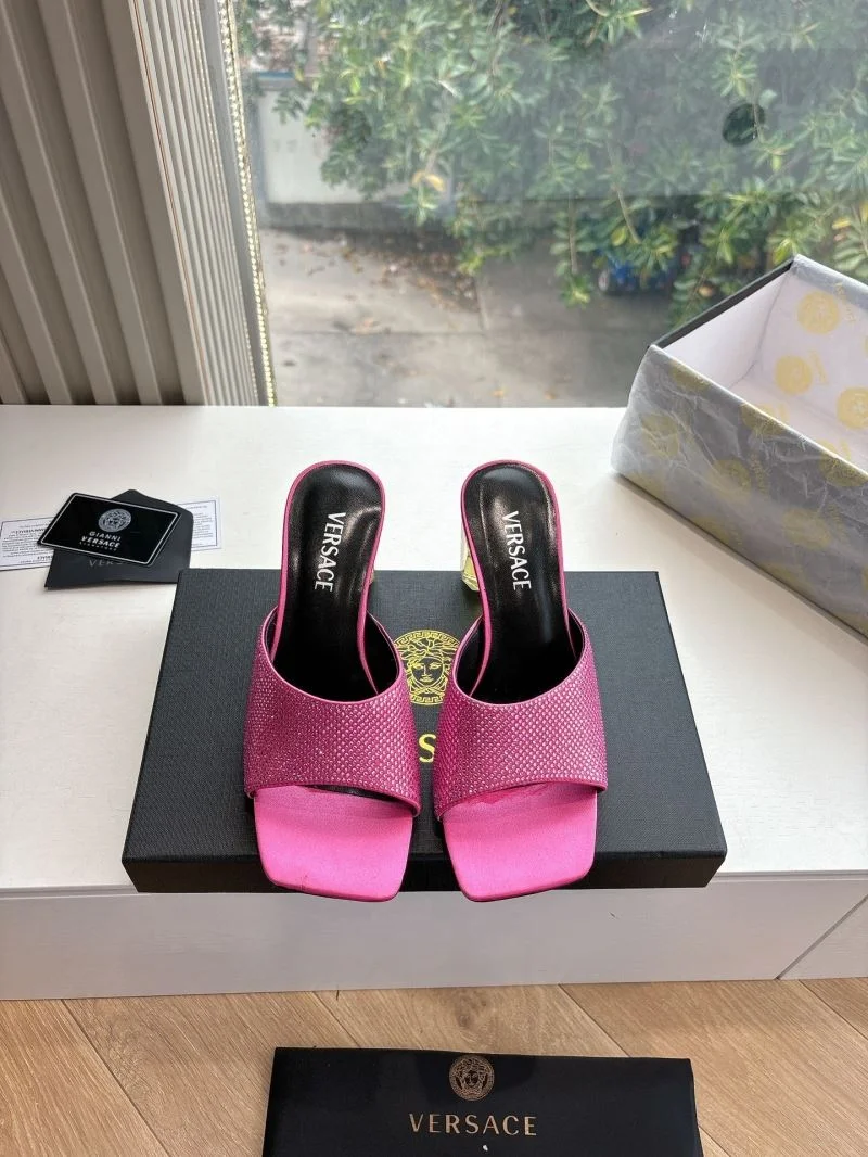 Fashionable Versace Slippers 37376