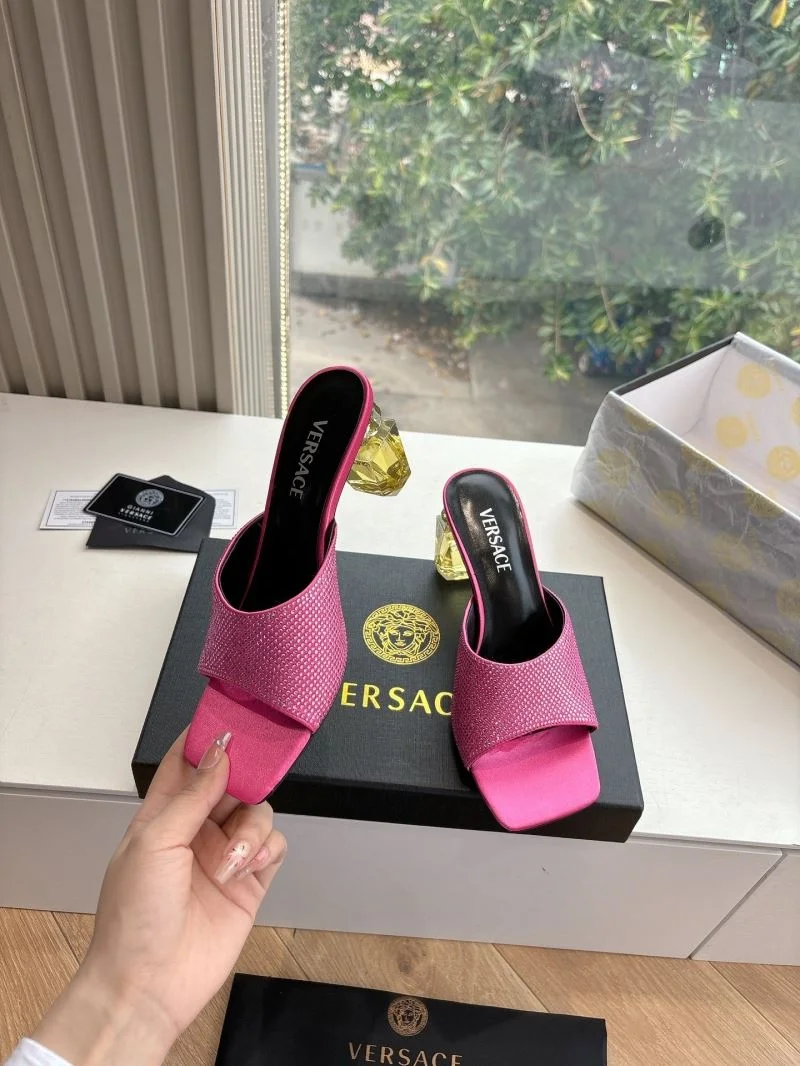 Fashionable Versace Slippers 37376