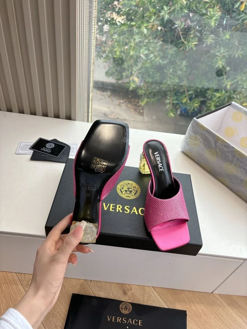 Fashionable Versace Slippers 37376