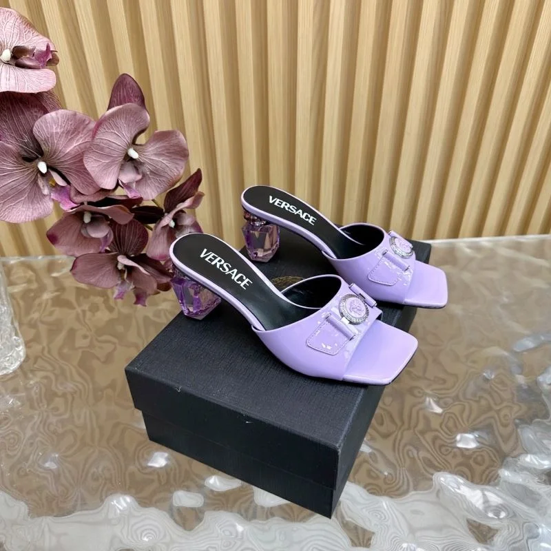 Trendy Versace Slippers 37352