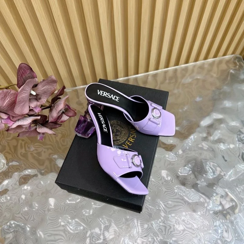 Trendy Versace Slippers 37352