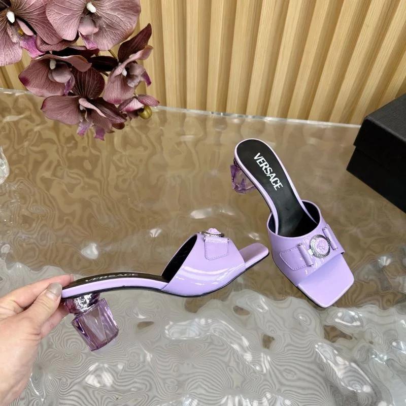 Trendy Versace Slippers 37352