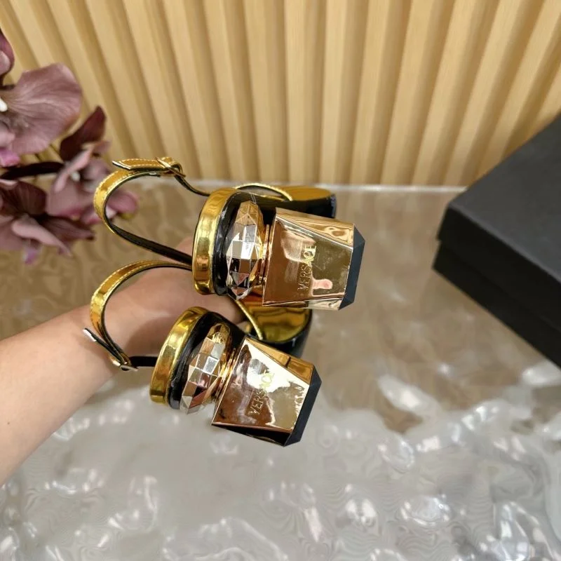 Versace Slippers Minimalist 37335