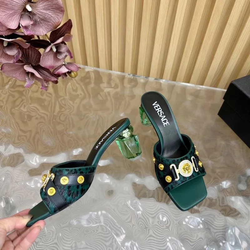 Compact Versace Slippers 37341