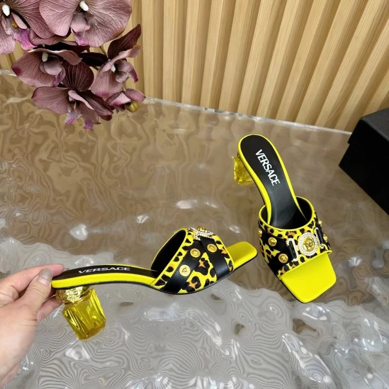 Compact Versace Slippers 37337