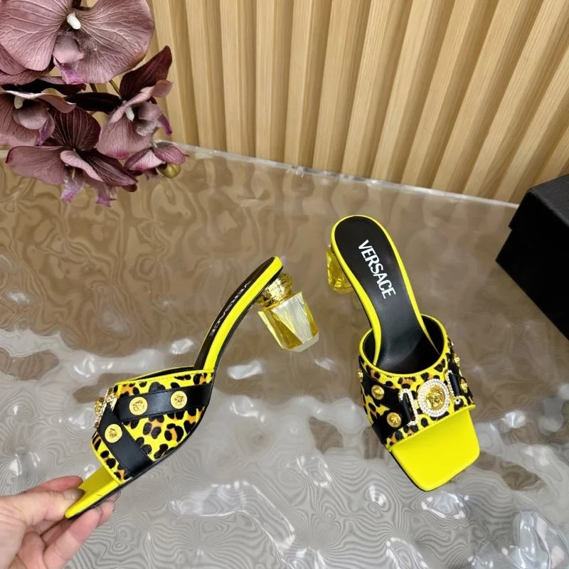 Compact Versace Slippers 37337