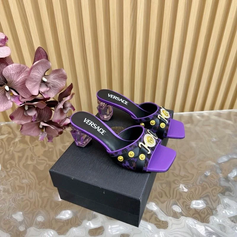 Versace Slippers Fashionable 37330