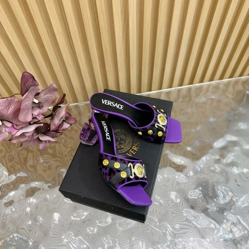 Versace Slippers Fashionable 37330