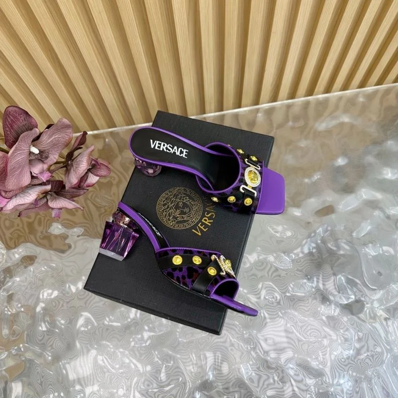 Versace Slippers Fashionable 37330