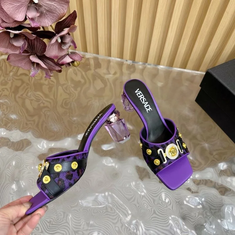 Versace Slippers Fashionable 37330