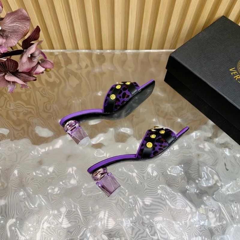 Versace Slippers Fashionable 37330