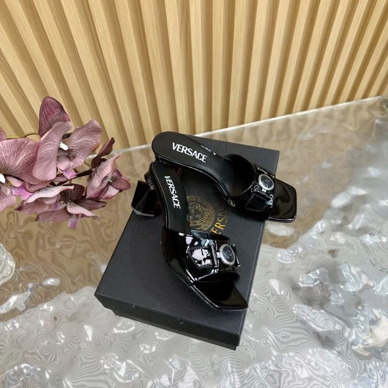Versace Slippers Sleek 37340