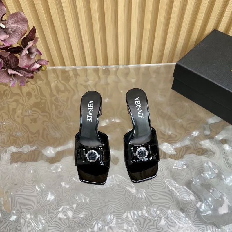Versace Slippers Sleek 37340