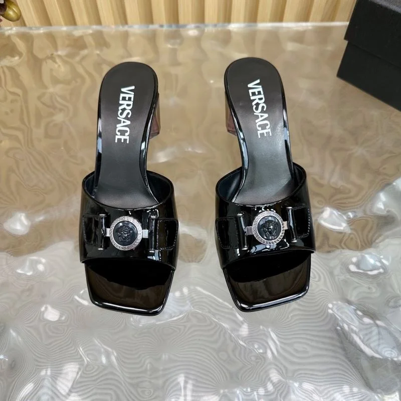 Versace Slippers Sleek 37340