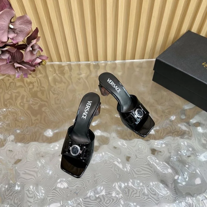 Versace Slippers Sleek 37340