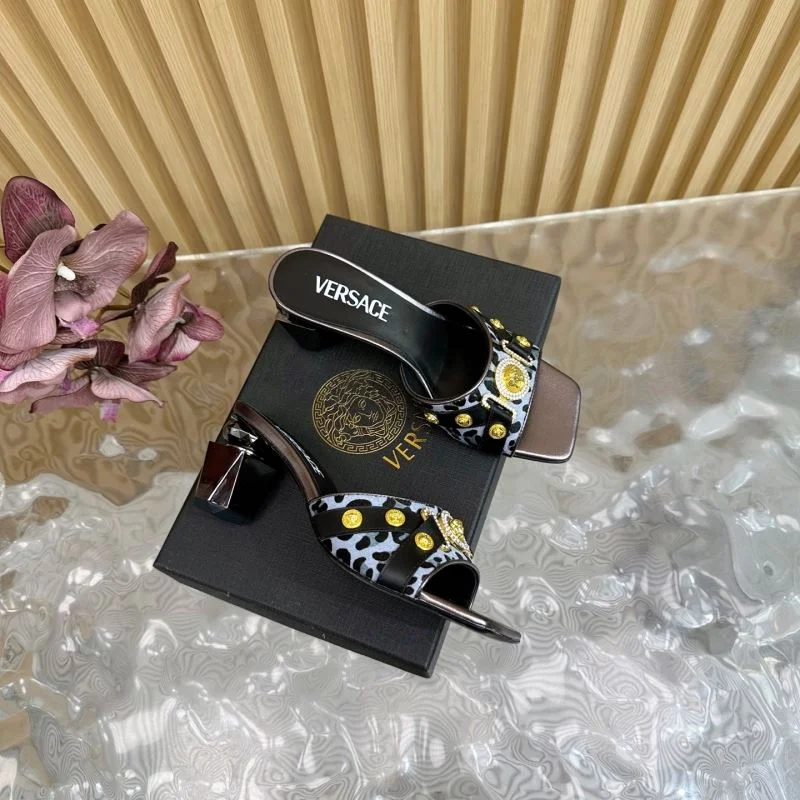 Versace Slippers Comfortable 37331