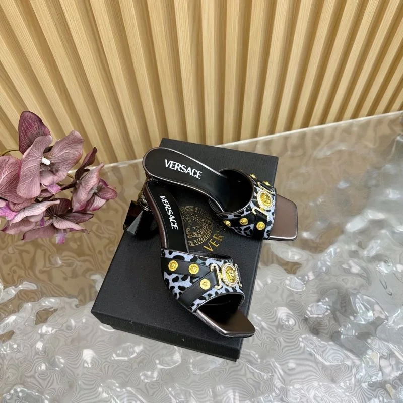 Versace Slippers Comfortable 37331