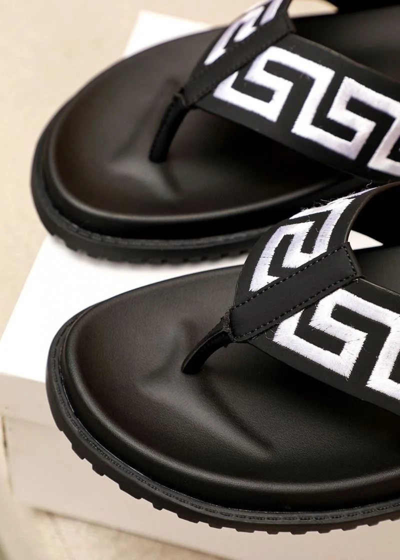 Reliable Versace Slippers 37472
