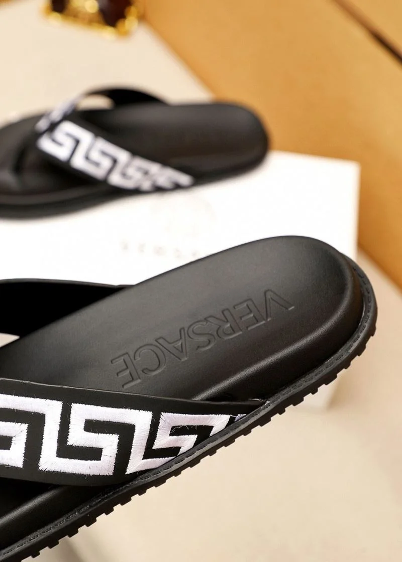 Reliable Versace Slippers 37472